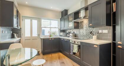 Beautiful 2bed Central Home