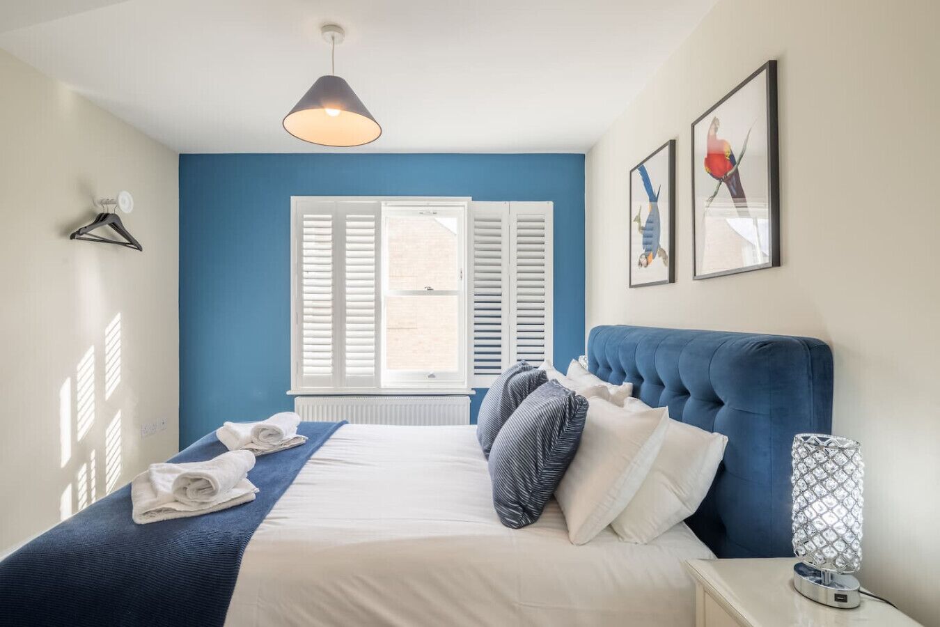 2 bedrooms, desk, iron/ironing board, WiFi