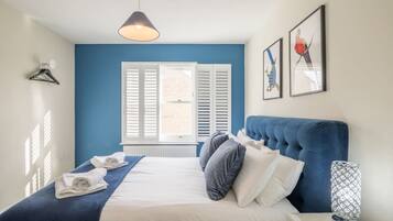 2 bedrooms, desk, iron/ironing board, WiFi