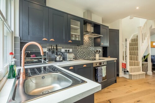 Beautiful 2bed Central Home