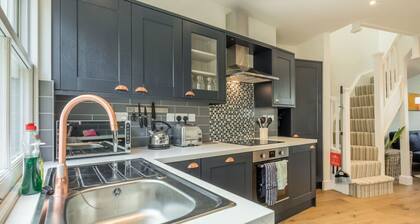 Beautiful 2bed Central Home