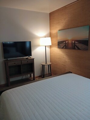 3 habitaciones, tabla de planchar con plancha, wifi y ropa de cama