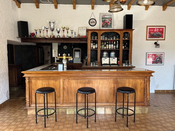 바(숙박 시설 내)