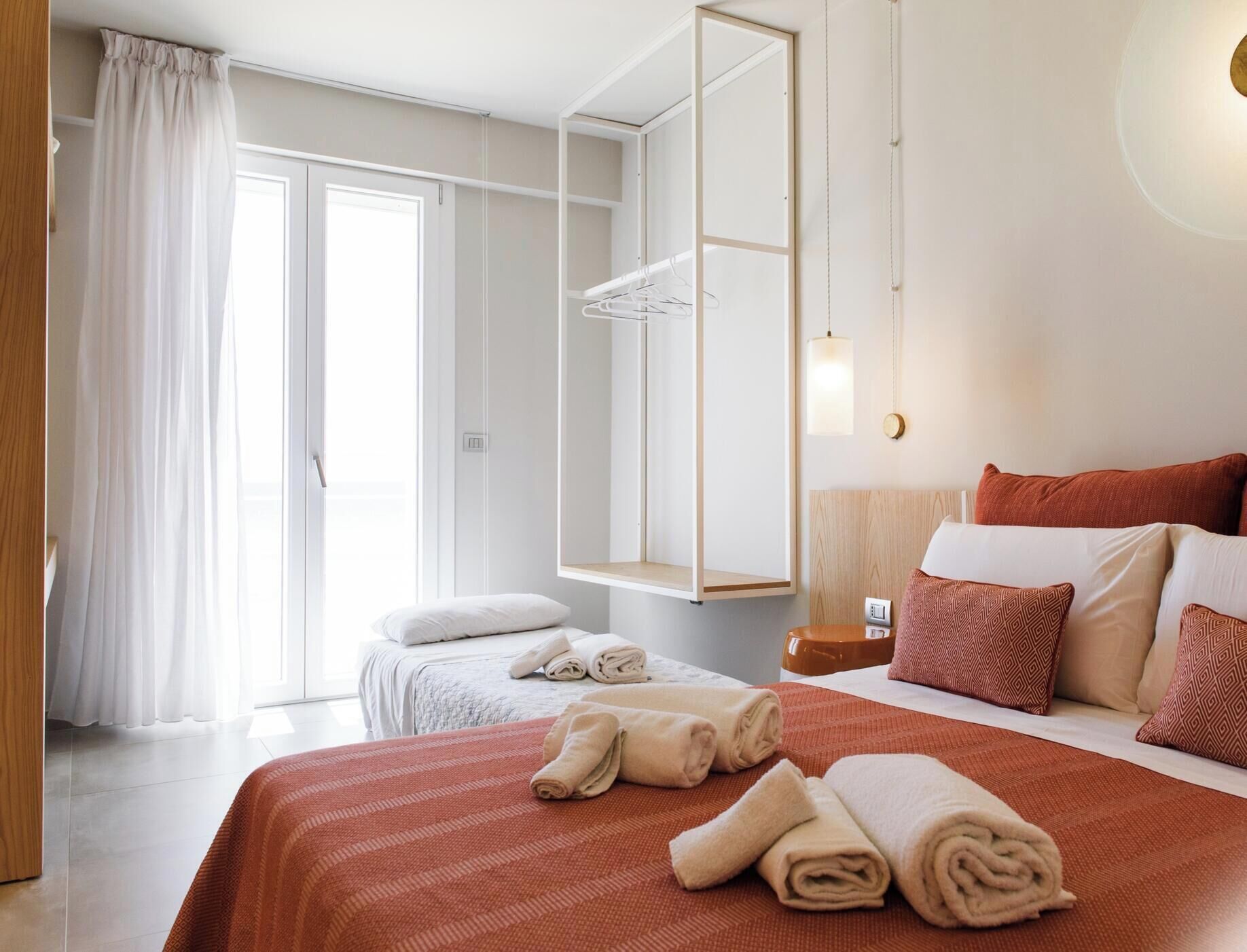 1 slaapkamer, een minibar, een kluis op de kamer, een bureau