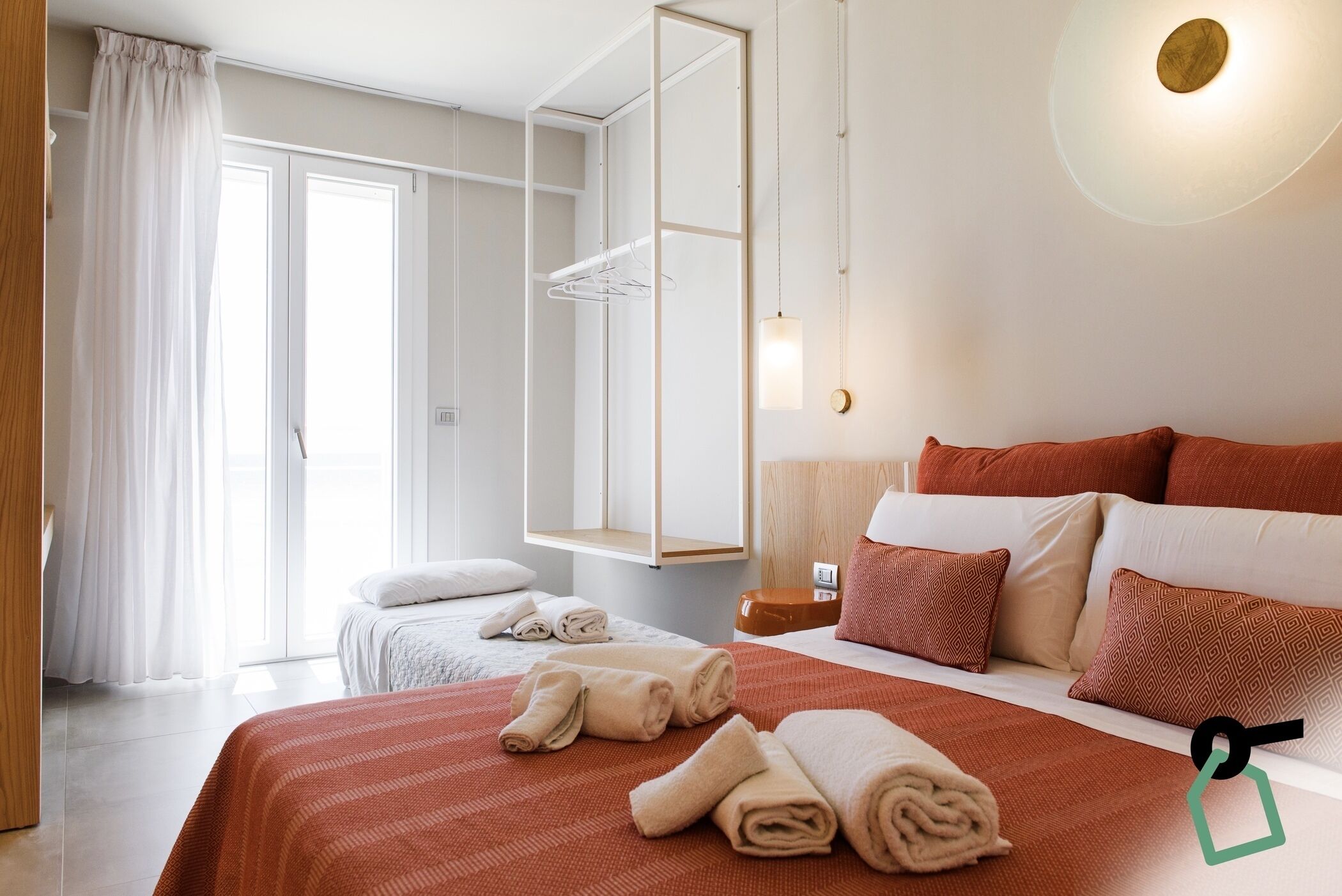1 slaapkamer, een minibar, een kluis op de kamer, een bureau