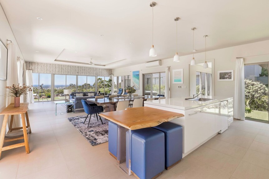 Picturesque Rural Oasis On 6 Acres Boasts Panoramic Bushland And Ocean Views - Busselton