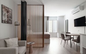 Studio, 1 lit double | Décoration personnalisée, ameublement personnalisé