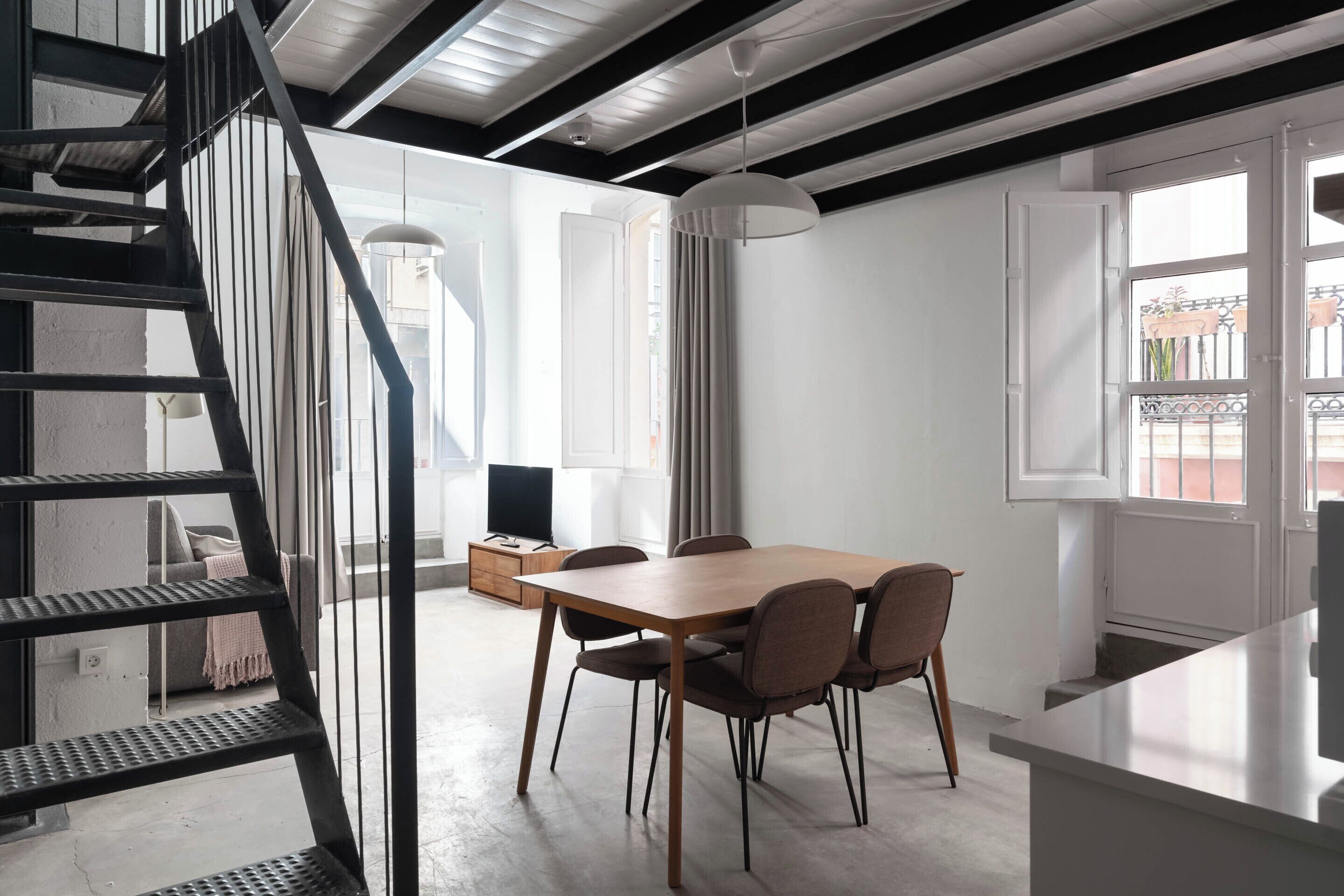 Studio, 1 tweepersoonsbed met slaapbank (Duplex) | Individueel gedecoreerd, individueel gemeubileerd, een laptopwerkplek