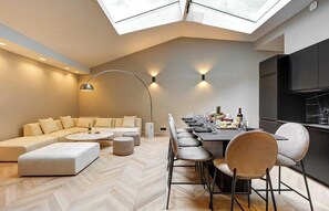 TV - PLACE DES VOSGES , PARISIAN CHARM , PLACE FOR 10 - 3 BEDROOM  - RUE RAMBUTEAU (Paris)