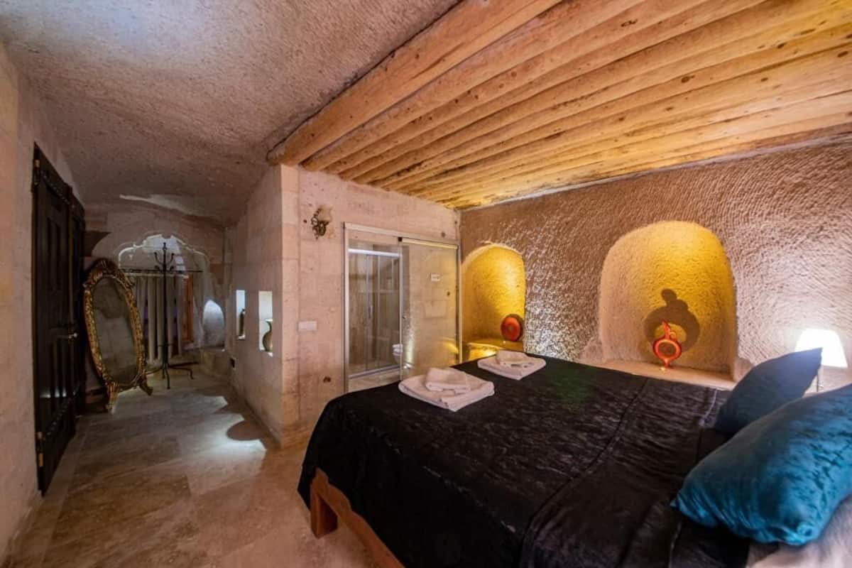 Economy Room | 1 bedroom, Egyptian cotton sheets, premium bedding, Select Comfort beds
