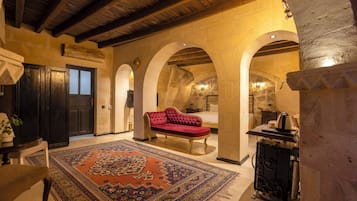 Superior Suite, Mountain View | Egyptian cotton sheets, premium bedding, Select Comfort beds