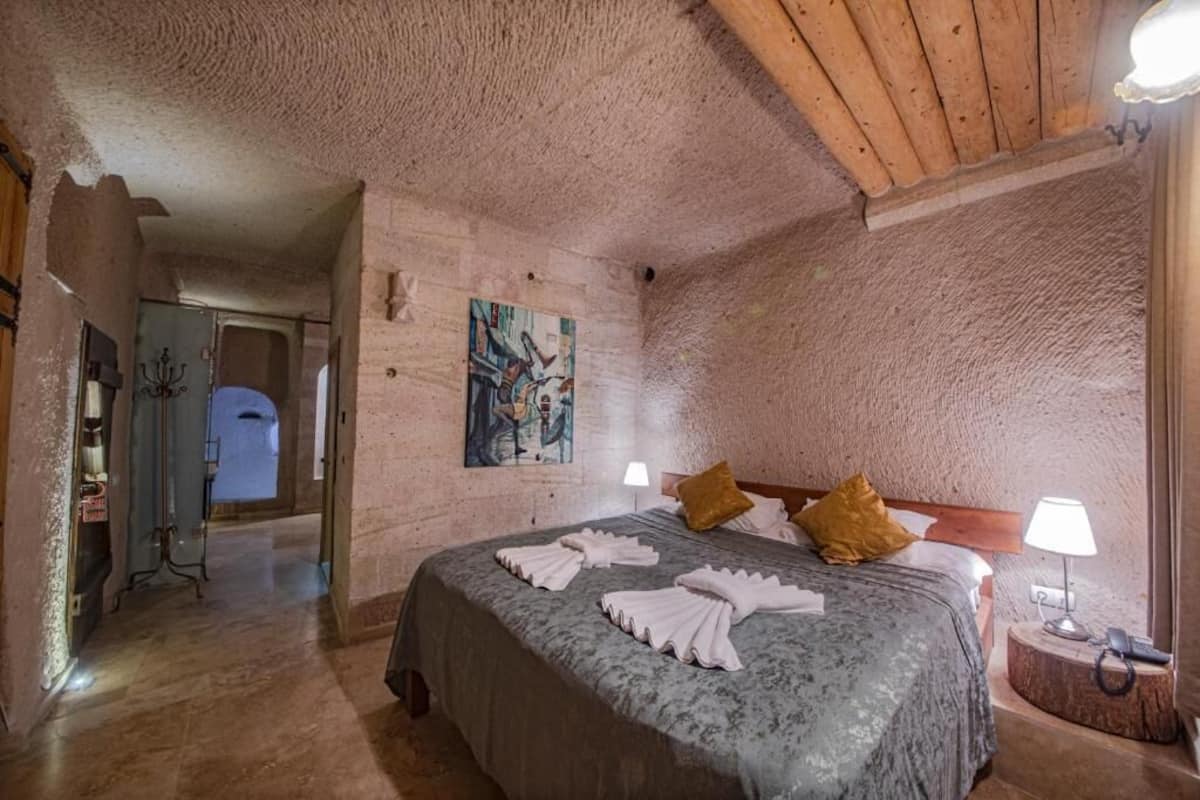 Romantic Room | 1 bedroom, Egyptian cotton sheets, premium bedding, Select Comfort beds