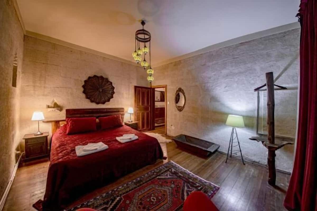 1 bedroom, Egyptian cotton sheets, premium bedding, Select Comfort beds