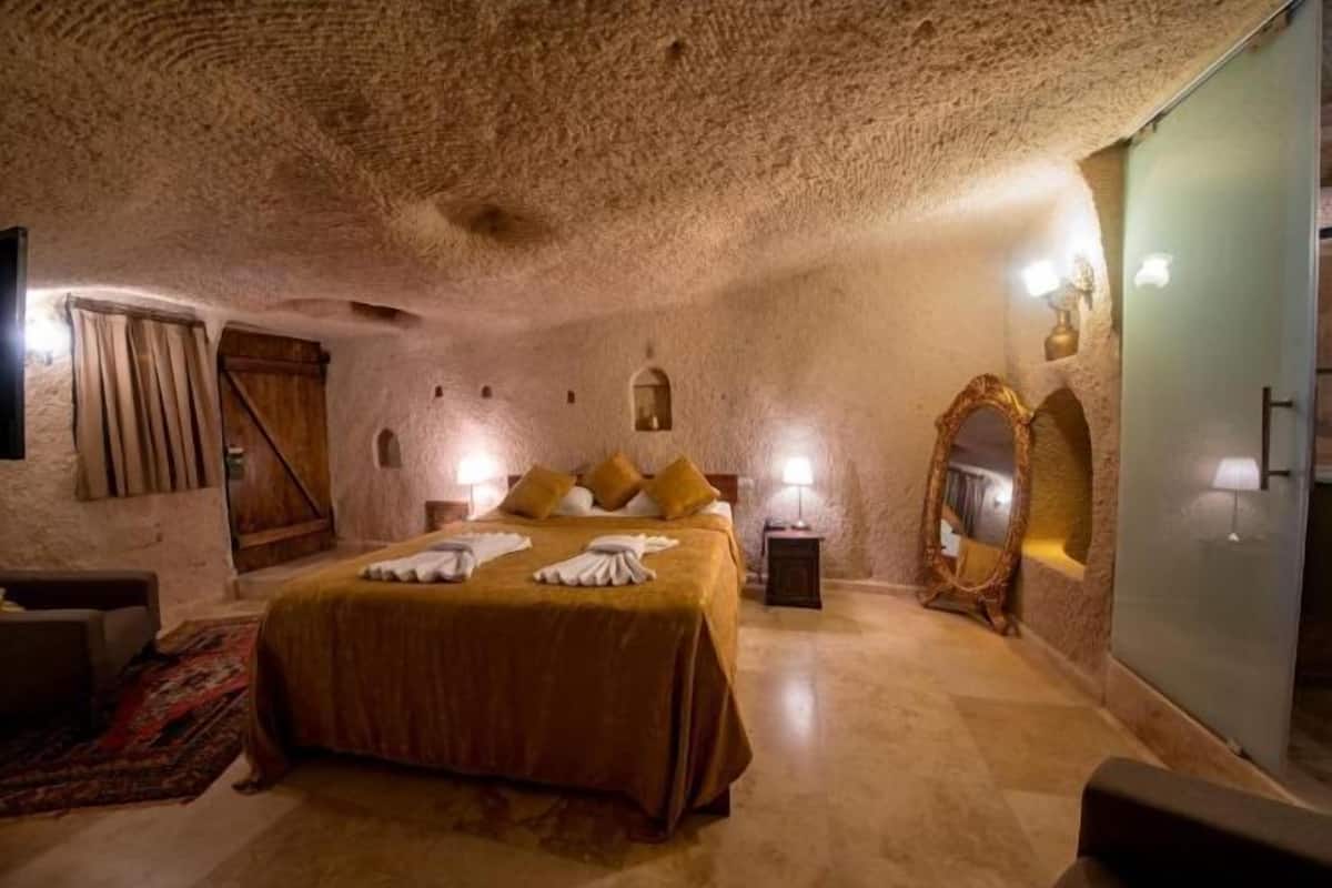 1 bedroom, Egyptian cotton sheets, premium bedding, Select Comfort beds