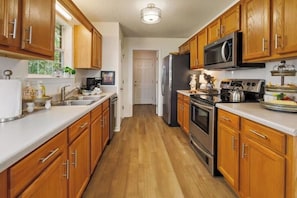 Micro-ondes, four, plaque de cuisson, lave-vaisselle