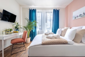 Kahden hengen standard-huone | Työpöytä, silitysrauta/-lauta, ilmainen Wi-Fi, vuodevaatteet