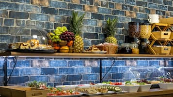 Bữa sáng buffet hàng ngày (58 PLN/mỗi người)