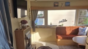 Living area - 3 Bed Caravan - Sleeps 6 - Pets - Parking - Wifi (Borth)