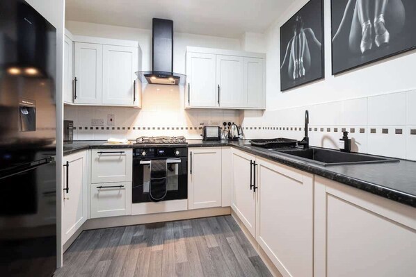 Fridge, microwave, oven, stovetop
