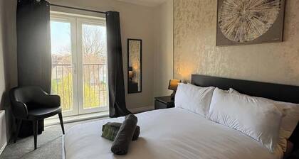 Stylish Apartment w/ Secure Parking & Fast WiFi