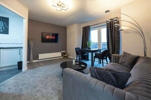 Televisión, oficina