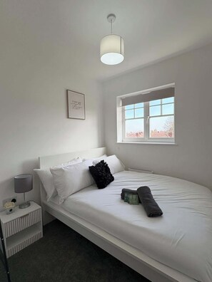 2 bedrooms, iron/ironing board, WiFi, bed sheets