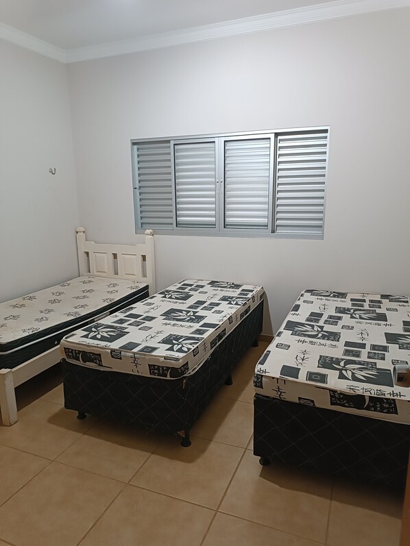 8 Schlafzimmer, WLAN