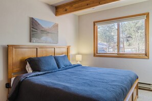 2 chambres, bureau, fer et planche à repasser, Wi-Fi gratuit