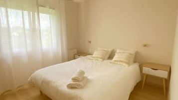 4 chambres, lit parapluie, Wi-Fi gratuit, draps fournis