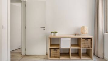 Comfort Apartment, 3 Bedrooms, Non Smoking | Living area