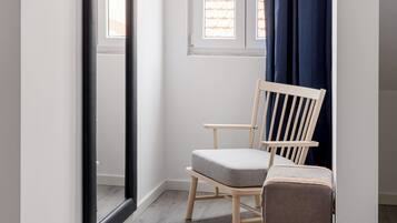 Comfort Apartment, 3 Bedrooms, Non Smoking | 2 bedrooms, iron/ironing board, free WiFi