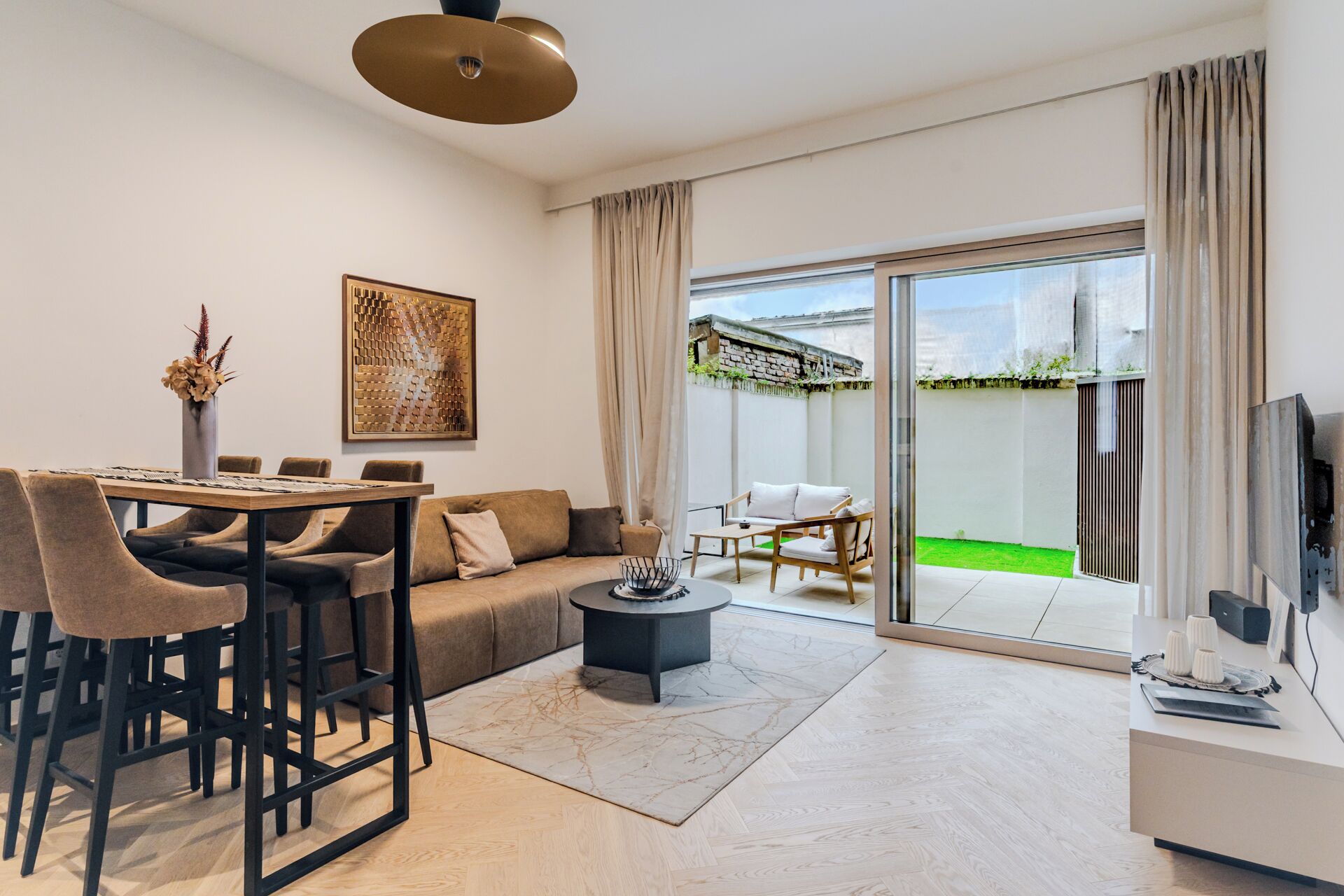 50-Zoll-LED-Fernseher mit Satellitenempfang