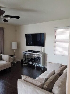 スマートテレビ、暖炉