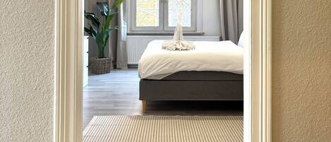 2 bedrooms, travel cot, free WiFi, bed sheets