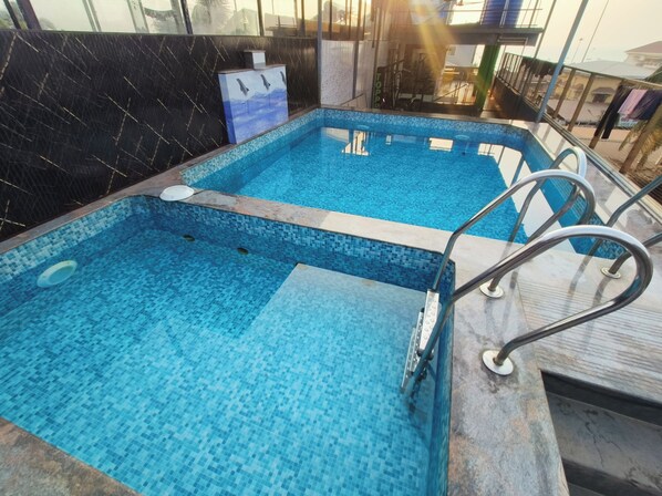 Rooftop pool - Small Daddy Plus (Calangute)