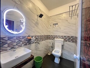 Towels, soap, shampoo, toilet paper - Small Daddy Plus (Calangute)