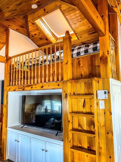 Cozy retreat fireplace and spa