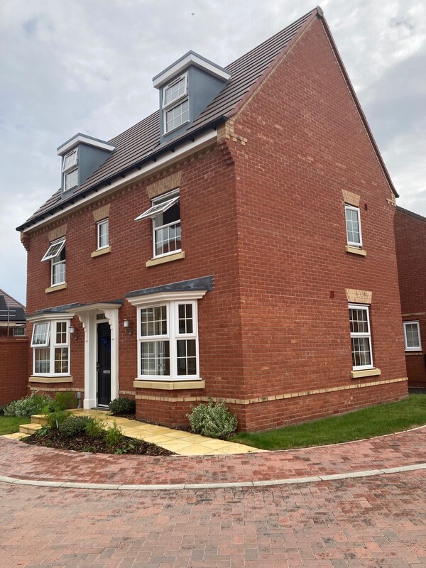 Kettering - House - Stay 8 - Parking - Garden - Kettering