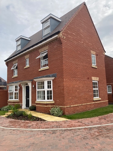 Kettering - House - Stay 8 - Parking - Garden