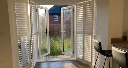 Kettering - House - Stay 8 - Parking - Garden