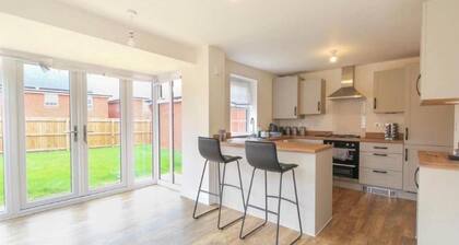 House-sleeps 8-parking-garden