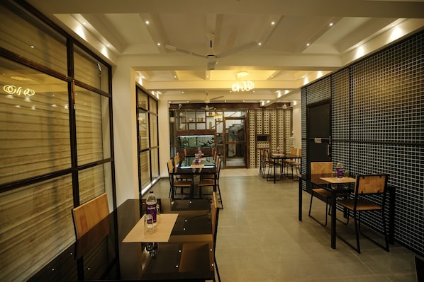 Restaurant - Sreeja Myst (Chalakudy)