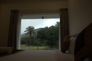 Standard Room | Laptop workspace, free WiFi - Sreeja Myst (Chalakudy)