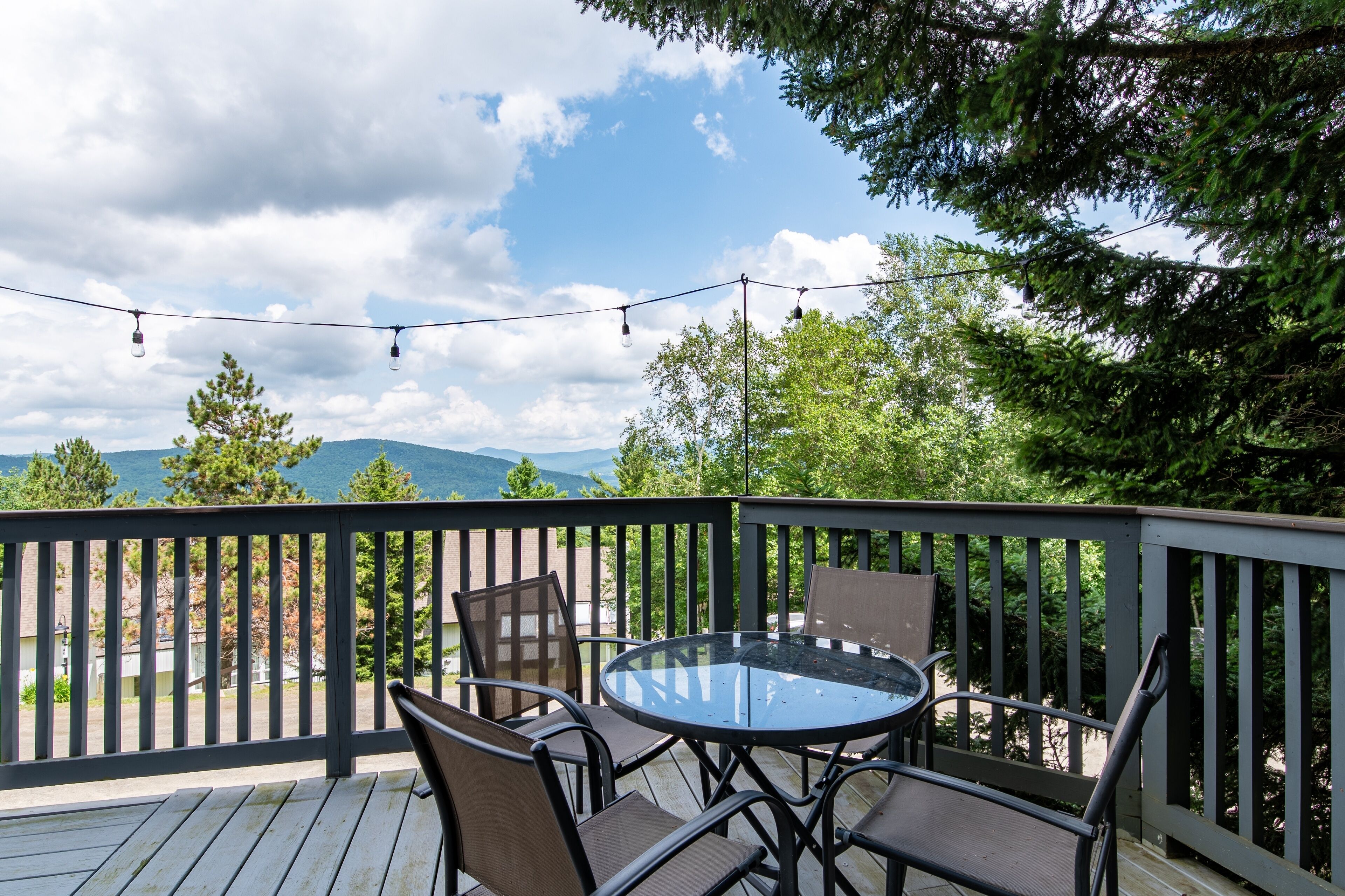 Talo, 4 makuuhuonetta | Ulkoruokailutilat