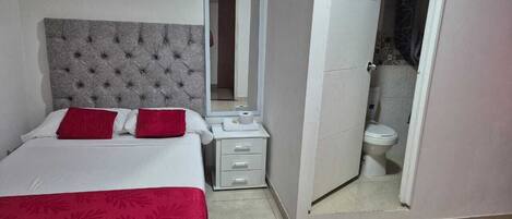 Dusche, Handtücher, Seife, Toilettenpapier