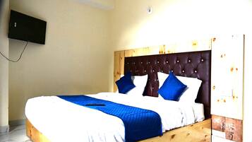 5 bedrooms, iron/ironing board, WiFi