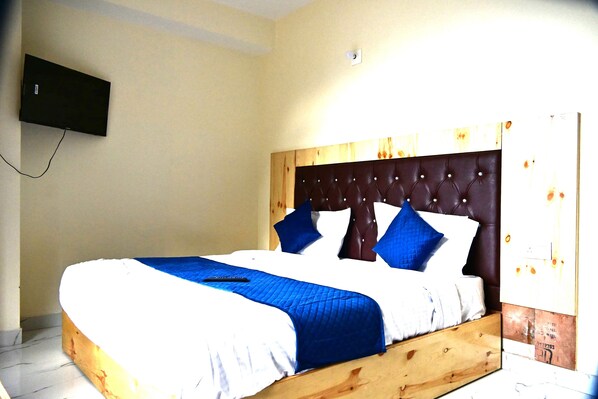 5 Schlafzimmer, Bügeleisen/Bügelbrett, WLAN