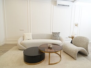 Luxury Apartment, 2 Bedrooms, Non Smoking, Kitchen (1) | Living area