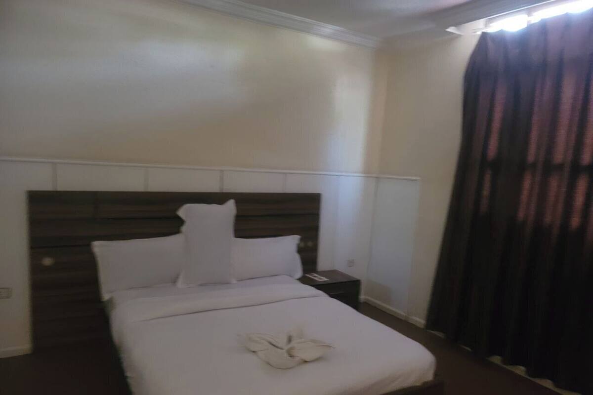 Double Room | Desk, laptop workspace, free WiFi