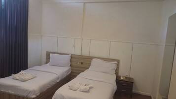 Double Room | Desk, laptop workspace, free WiFi